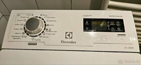 Rozbitá Elektrolux EWT1366HDV