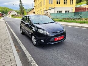 FORD Fiesta, 1.3 (60 kW), r.v. 2013, klima,parkovací senzory - 1