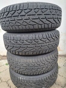 Zimní 215/70 R16