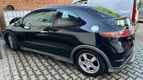 Honda Civic, 1.8i-VTEC 103kW  TYPE S (havarovane)