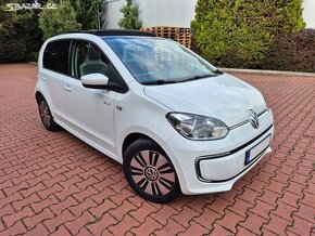 VW e-up 60kW,klima,panorama,senzory,tempomat,výhřevy