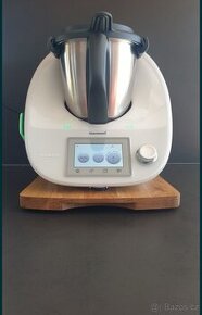 Dubová deska pod Thermomix