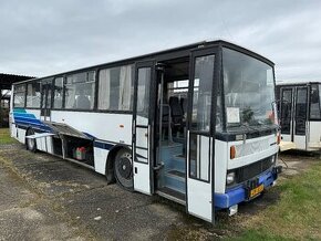 Armádní autobus Karosa C 734 Autoškola. Praha 6