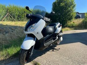 YAMAHA X MAX 250