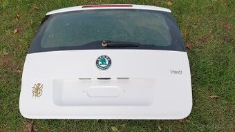 ŠKODA YETTI – DVEŘE KUFRU BÍLÉ PŘEDFACELIFT