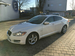 Jaguar XF 4.2 V8; 219kW