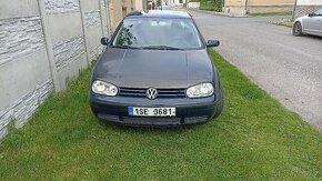 Volswagen Golf - 1