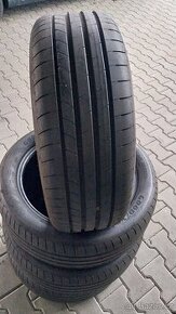 Prodám 4 téměř nové letní pneu Goodyear 215/50/18 - 1