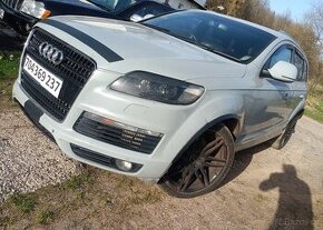 // AUDI Q7 3.0TDI S-Line 4x4 // DÍLY - 1