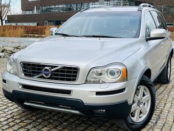 Volvo XC90 2.4D5 147KW AUTOMAT 1.MAJITEL SERVISKA 7MÍST