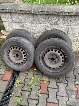 4x plechové disky na zimních 195/65 R15 octavia 3