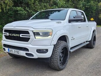 Dodge Ram CREW CAB 5.7 HEMI 4X4 -