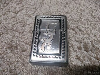 Zippo zapalovač original s ještěrkou , plně funkční