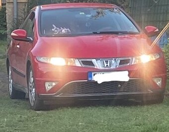 Civic 8 g 1.8.16 v ivtec  rok 2011