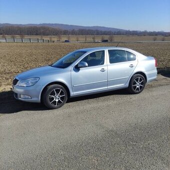 Škoda Octavia 1.6 MPI sedan benzín - 1