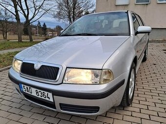 ŠKODA OCTAVIA Combi 1.6i 06/2002 KLIMA, ALU, VYHŘ.SEDADLA