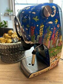 Kávovar TCHIBO CAFISSIMO James RIZZI + 77 káv