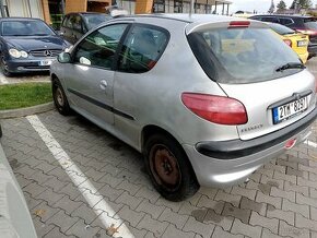 Peugeot 206 - 1