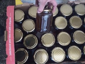Med přímo od včely