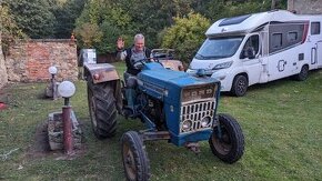 Traktor Ford 2000 plně funkční