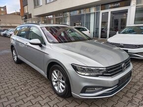 VW Passat B8 2.0TDI 110kW DSG Tažné Panorama Full LED ACC Qi