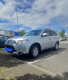 Mitsubishi outlander 2015