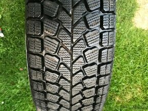 Pneu 195/80 r15 - 1