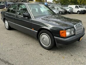 Mercedes 190E - 1