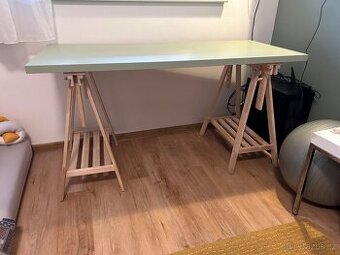 Pracovní stůl IKEA LAGKAPTEN / MITTBACK