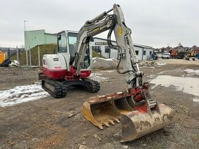 Pásový bagr Takeuchi TB240 4 t s powertiltem