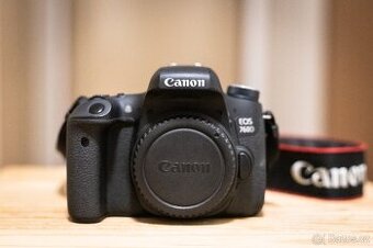 Zrcadlovka Canon EOS 760D s příslušenstvím