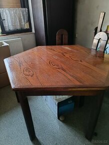 Rozkládací dubový stůl + židle