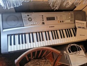 Yamaha PSR Keyboard Piano Synthesizer