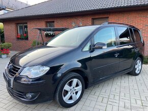 VW TOURAN / 2.0 TDI / 103 KW / 7 MÍST / ŠÍBR / XENON