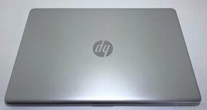 HP 15 AMD A9 SSD128gb+500gbHDD RAM8gb W11 nová baterka 5hod.