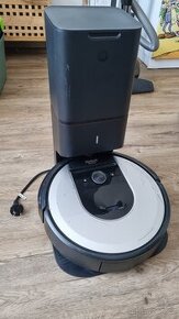 Robotický vysavač iRobot Roomba i7+