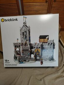 Lego Bricklink Mountain Fortress 910029