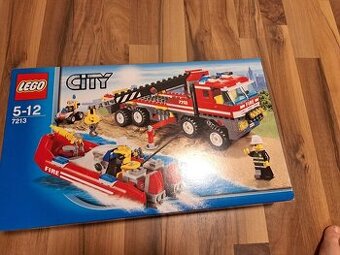 LEGO City 7213 Terénní hasičský vůz a člun