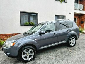 MITSUBISHI OUTLANDER 2.0 DI-D • 4x4 • TAŽNÉ • 7 MÍST • STK