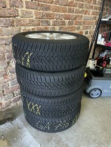 Prodám zimní zánovní pneu Dunlop s alu kola. 215 60 r16 99H