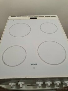 Bosch sklokeramický sporák, 220V, bílá sklokeramika