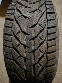 Zimní pneu 225/40R18