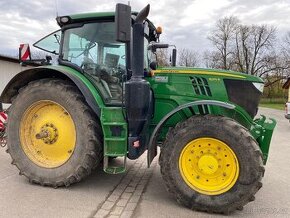 John Deere 6215R