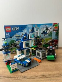 Lego city 60316 policejní stanice - 1