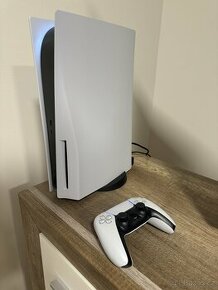 PlayStation 5 s mechanikou + krabicové hry