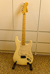 Fender Stratocaster - 1