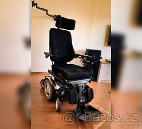 Zánovní invalidní vozík Permobil M400