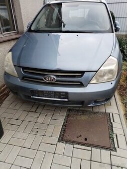 Kia carnival