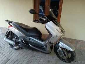 Yamaha Xmax 250, rok 2008, pěkný stav, Video, mohu dovéz