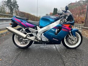 Yamaha yzf 750